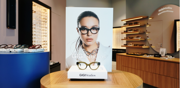 Stand papierowy 32x44 GIGI Studios AW22/23