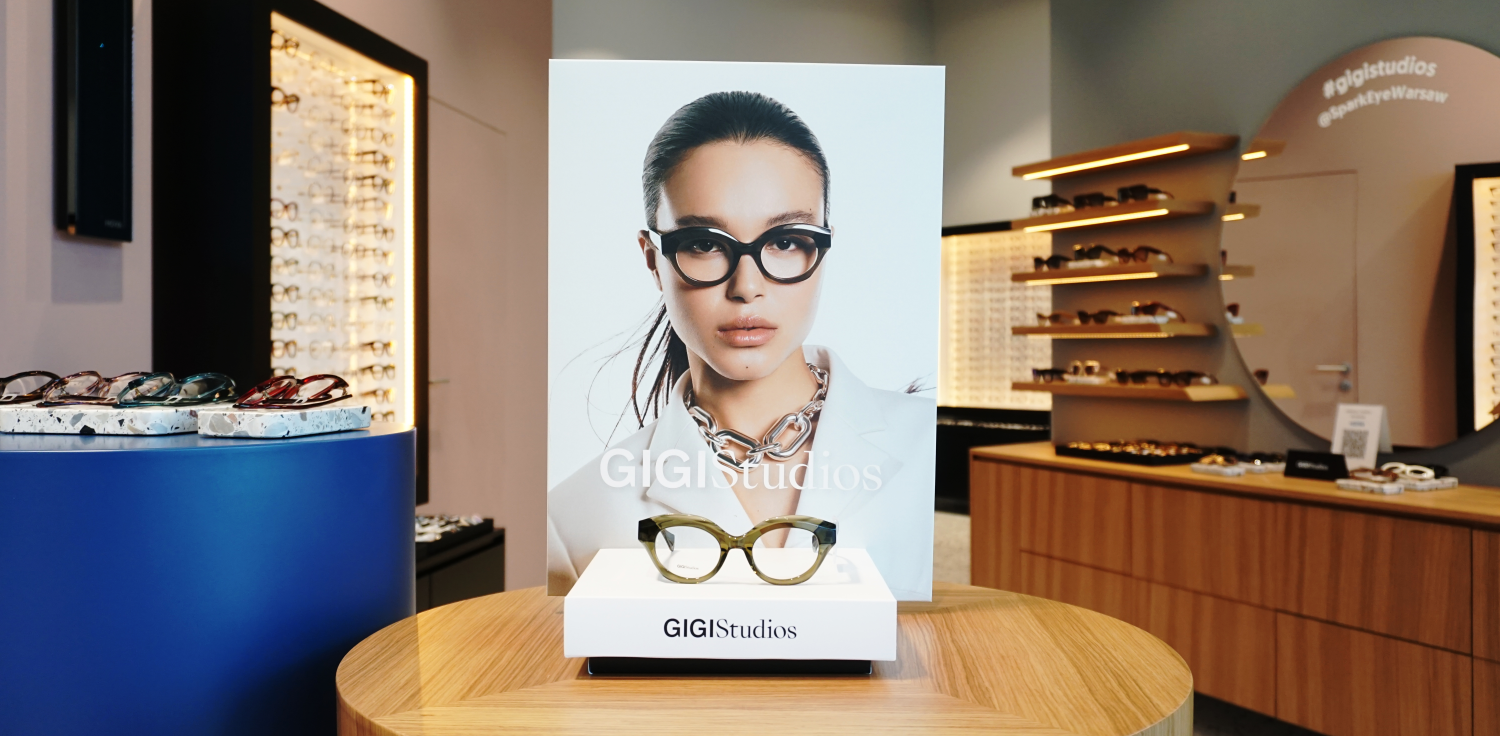 Stand papierowy 32x44 GIGI Studios AW22/23