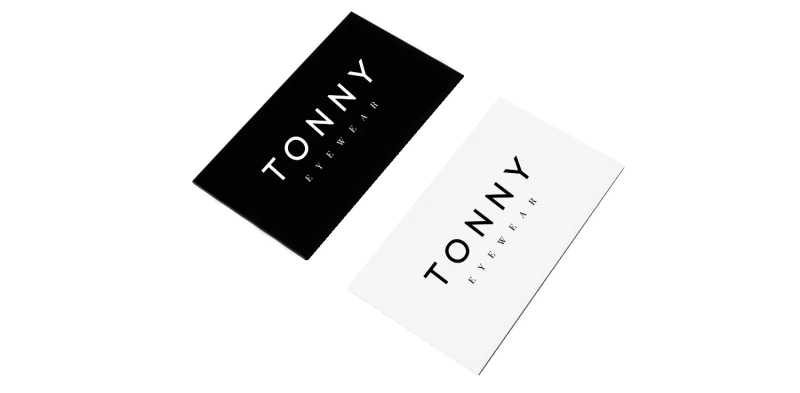 Tabliczka plexi z logo TONNY Eyewear