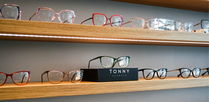 Ekspozytor czarny 1/3 na okulary 5 cm