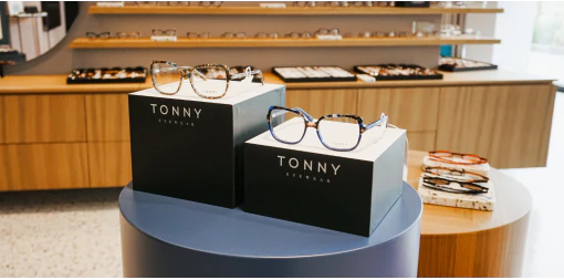 Ekspozytor czarny 1/3 na okulary 10 cm