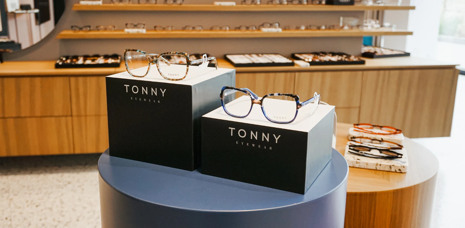 Ekspozytor czarny 1/3 na okulary 15 cm