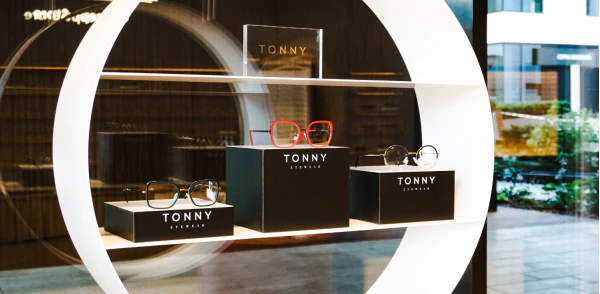 Ekspozytor czarny 1/3 na okulary 15 cm