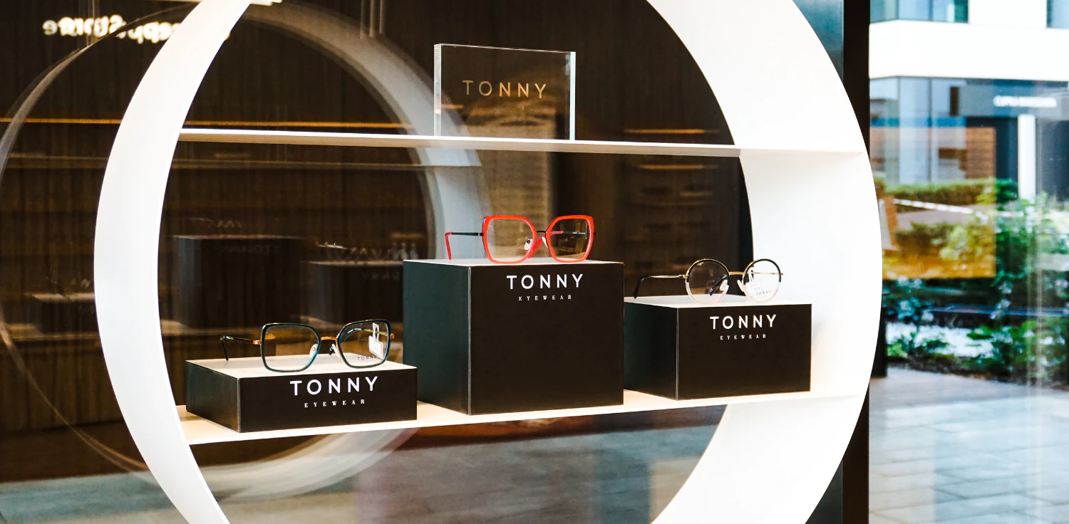 Ekspozytor czarny 1/3 na okulary 15 cm